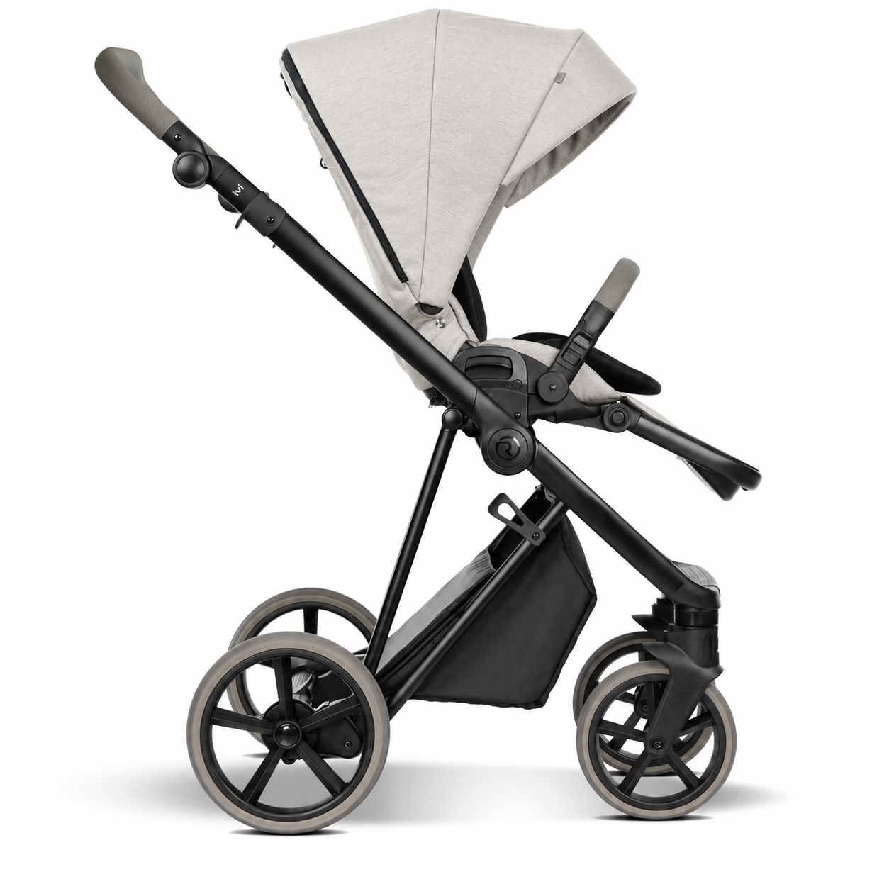 Kompletny zestaw akcesoriów wózka dziecięcego Roan Ivi 2.0 Silk Soft